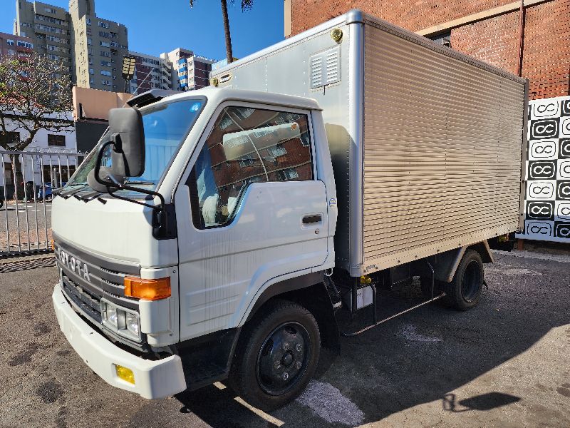  26816  TOYOTA DYNA  1994  