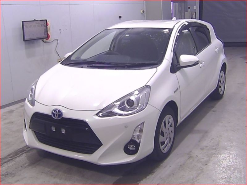  26835  TOYOTA AQUA  2015  
