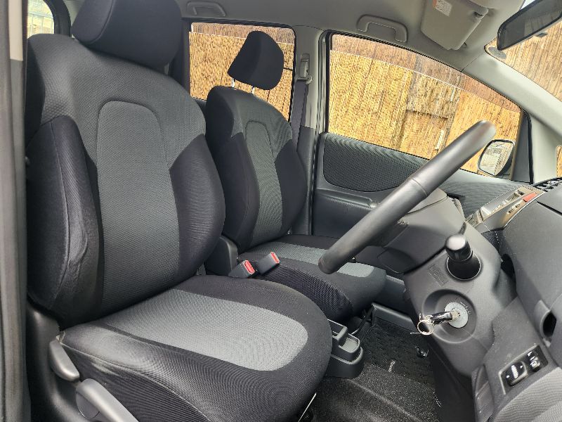  26842  TOYOTA RACTIS  2005  