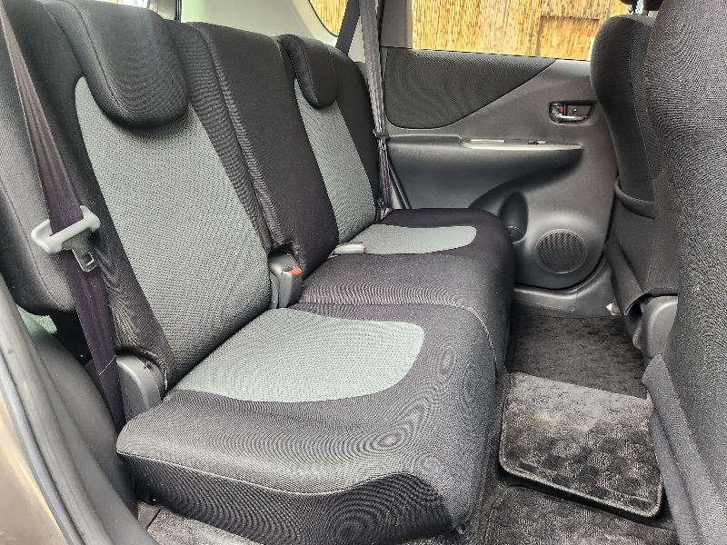  26842  TOYOTA RACTIS  2005  