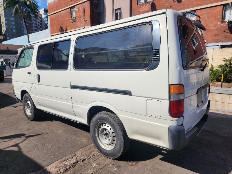  26844  TOYOTA HIACE  2004  