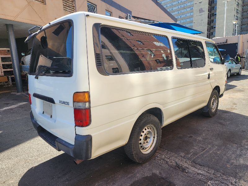  26844  TOYOTA HIACE  2004  
