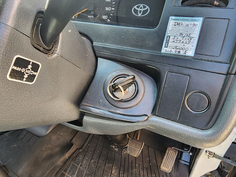  26844  TOYOTA HIACE  2004  