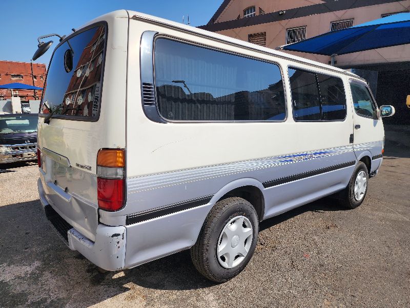  26846  TOYOTA HIACE  2000  