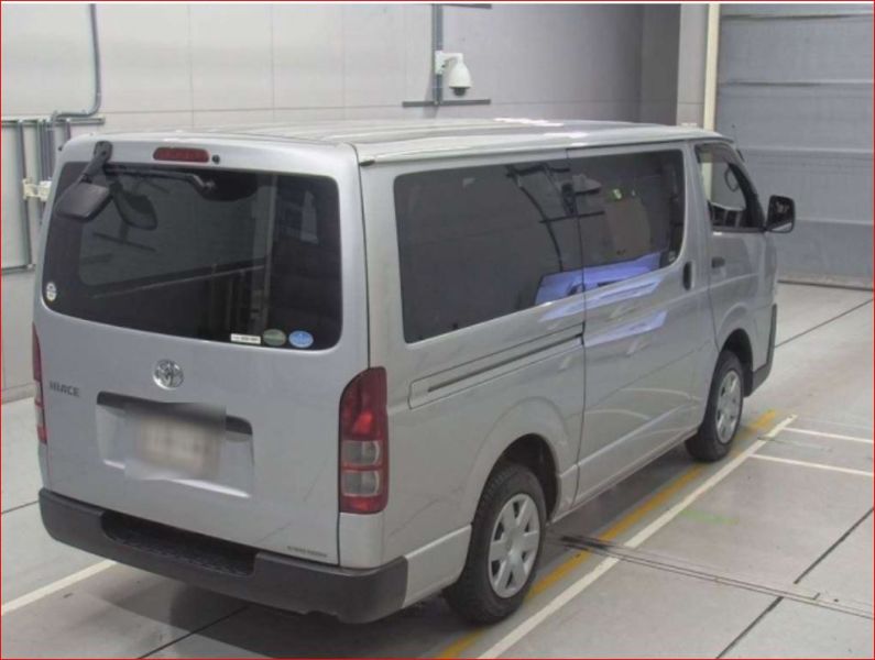  26848  TOYOTA HIACE  2016  