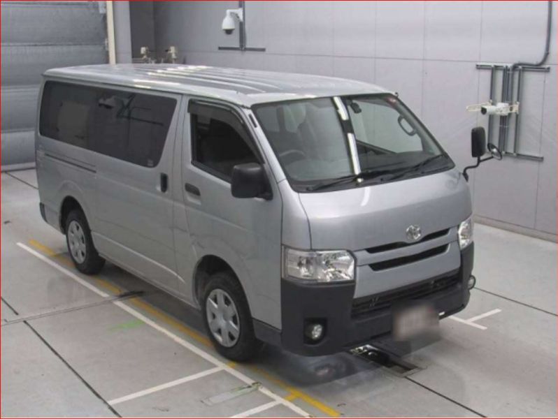  26848  TOYOTA HIACE  2016  
