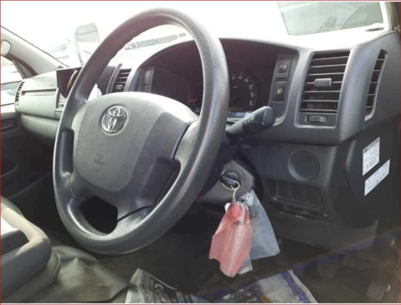  26848  TOYOTA HIACE  2016  