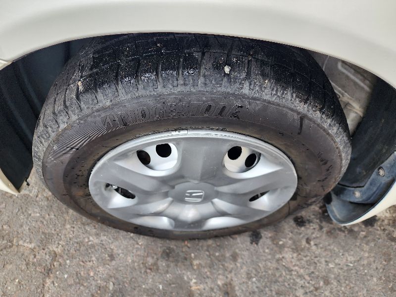  26857  HONDA FIT  2005  