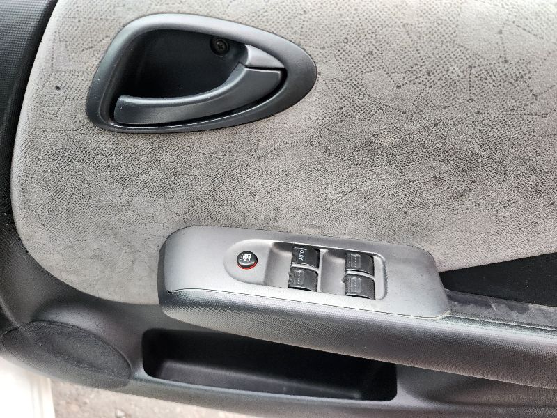  26857  HONDA FIT  2005  