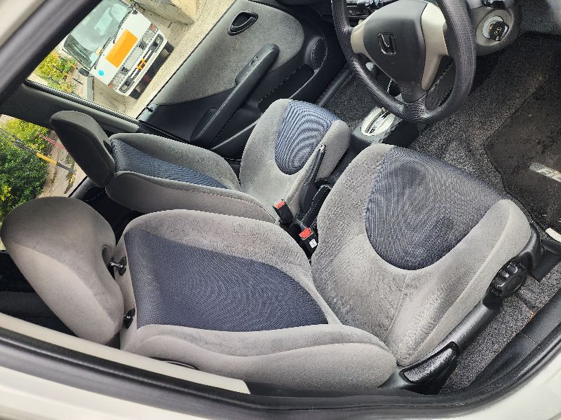  26857  HONDA FIT  2005  