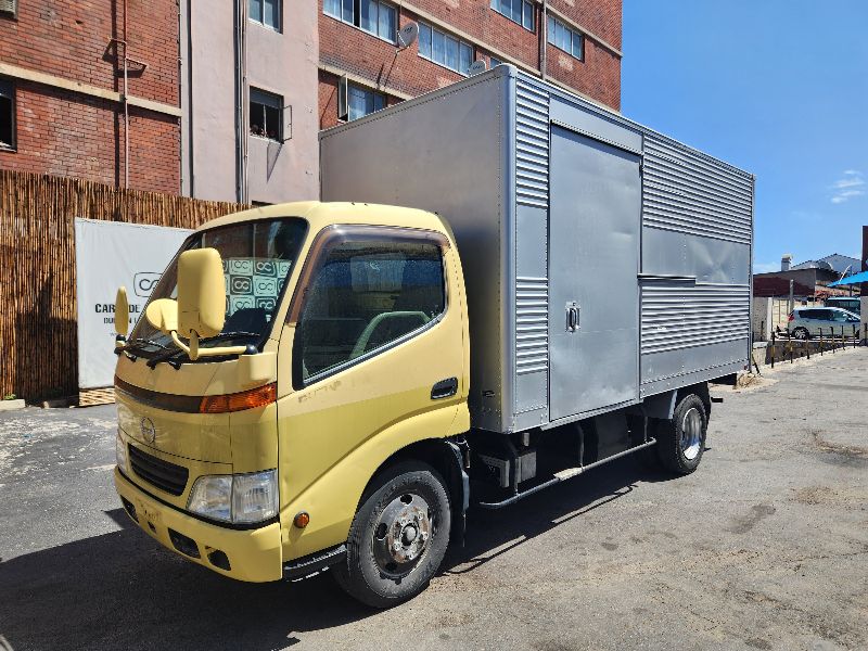  26858  HINO DUTRO  2001  