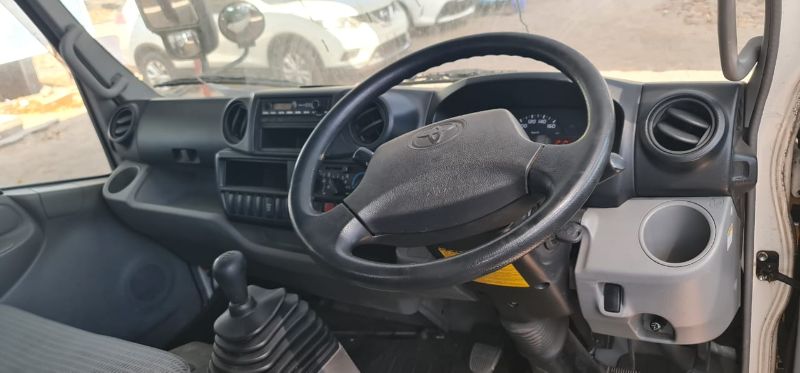  26880  TOYOTA DYNA  2012  