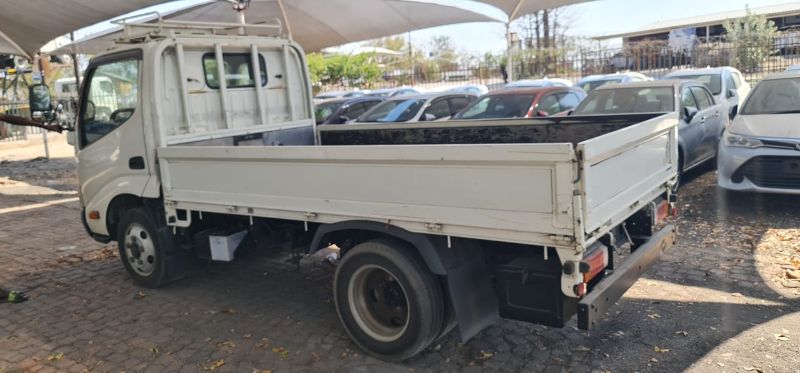  26880  TOYOTA DYNA  2012  