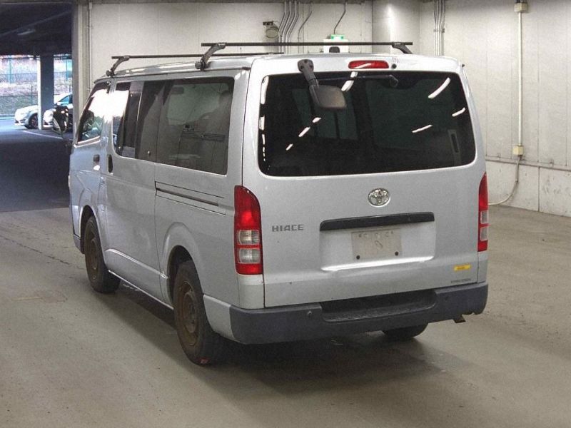  26882  TOYOTA HIACE  2006  