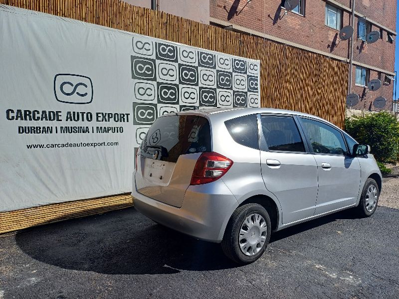  26887  HONDA FIT  2010  