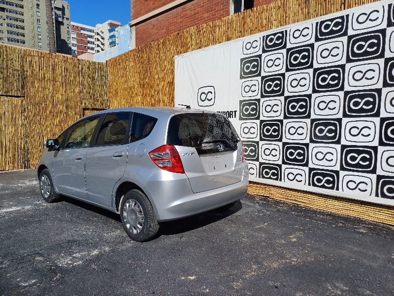  26887  HONDA FIT  2010  