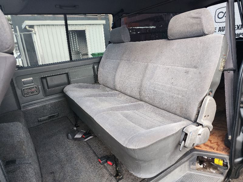  26892  TOYOTA HIACE  2001  