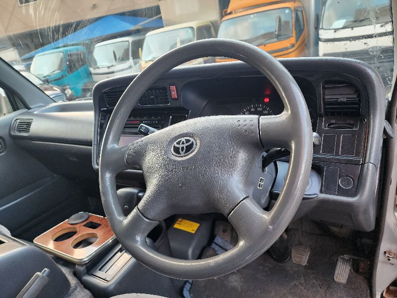  26892  TOYOTA HIACE  2001  