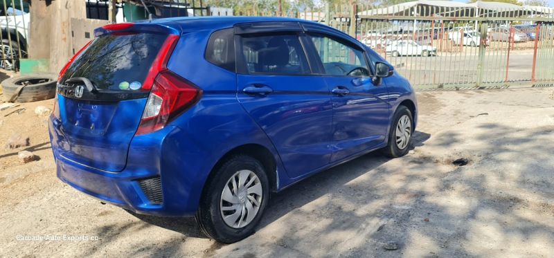  26939  HONDA FIT  2015  