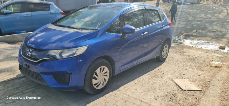  26939  HONDA FIT  2015  
