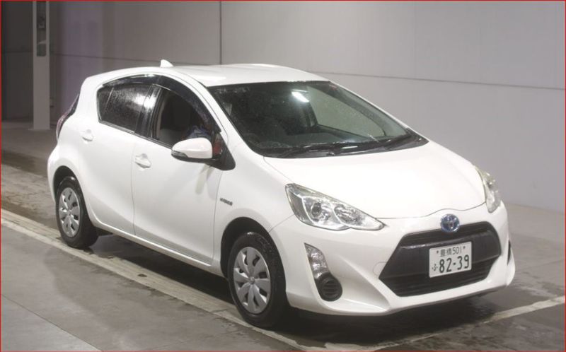  26940  TOYOTA AQUA  2015 