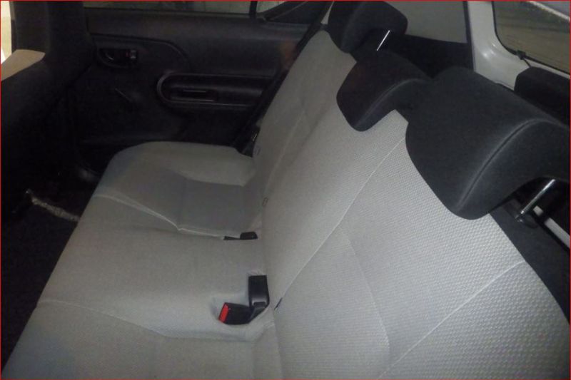 26940  TOYOTA AQUA  2015  
