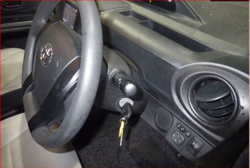  26944  TOYOTA AQUA  2015  