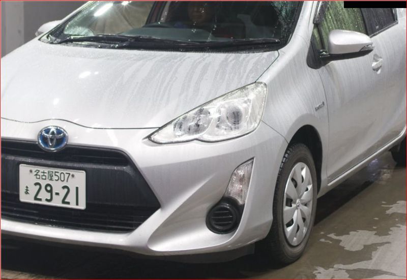  26944  TOYOTA AQUA  2015  