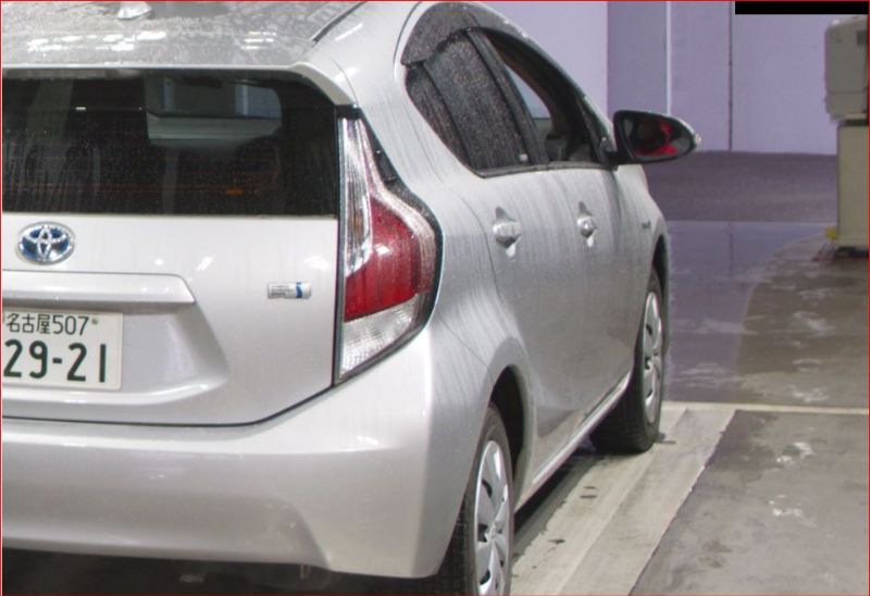  26944  TOYOTA AQUA  2015  