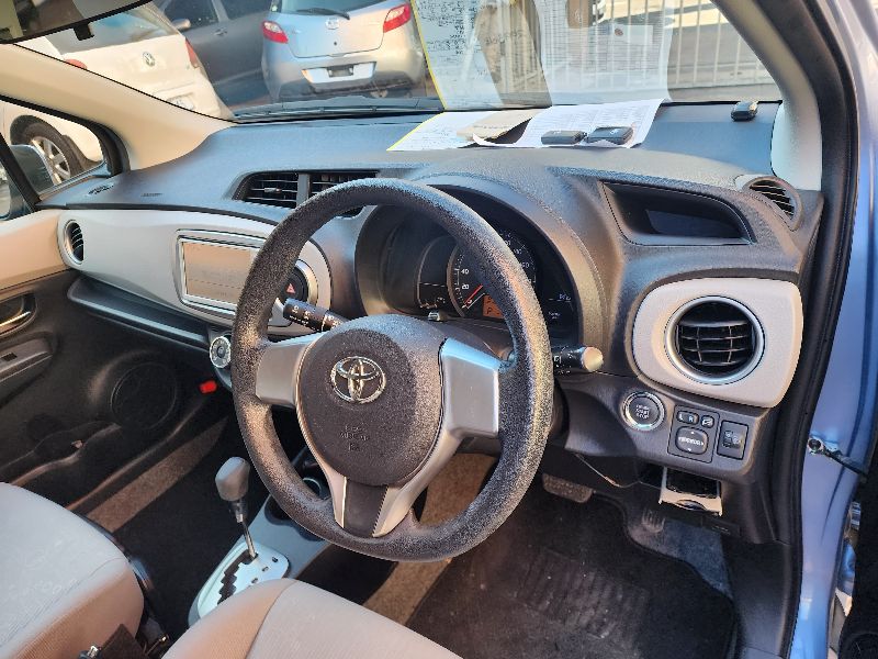  26947  TOYOTA VITZ  2011  
