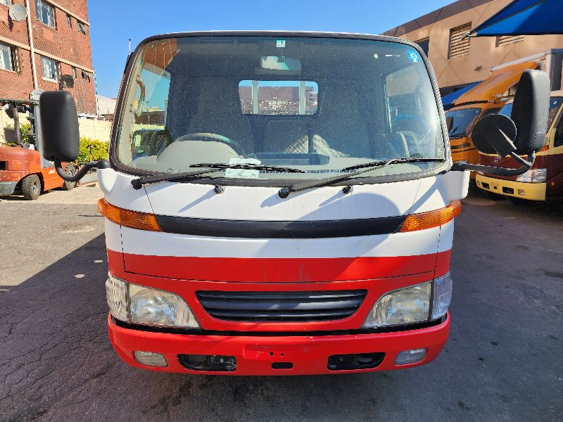  26983  HINO DUTRO  2001  