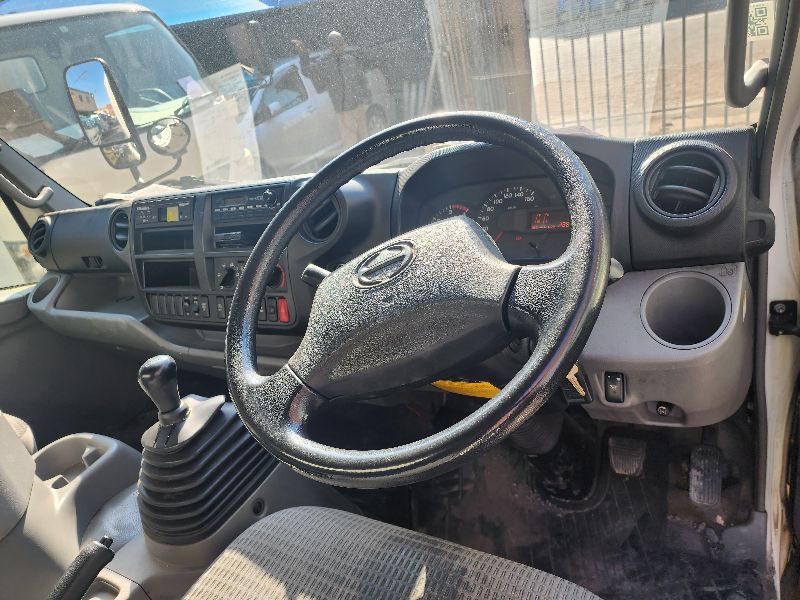  26998  HINO DUTRO  2013  