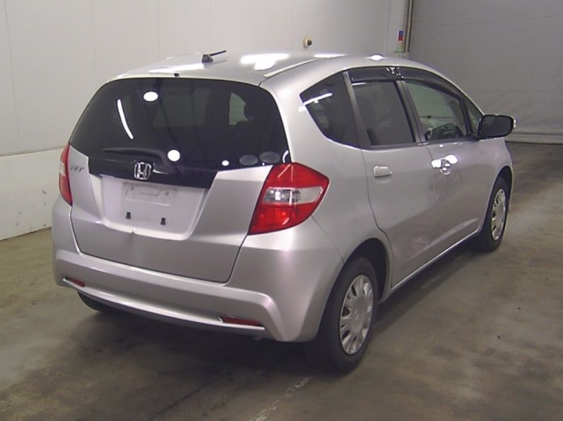  27039  HONDA FIT  2011  