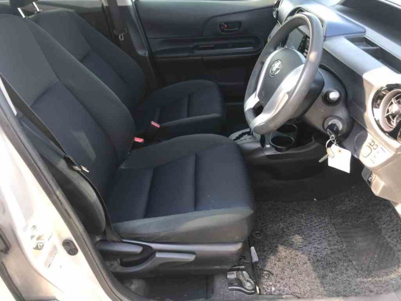  27057  TOYOTA AQUA  2015  