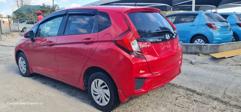  27077  HONDA FIT  2015  