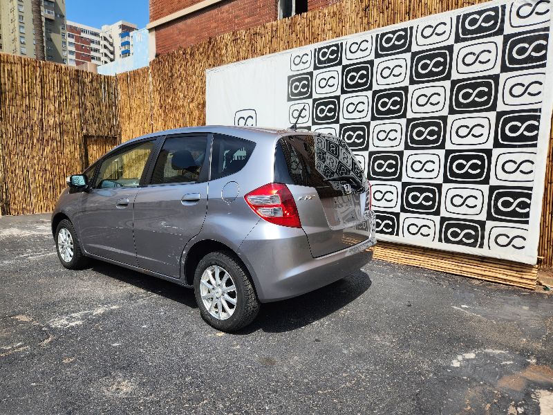  27105  HONDA FIT  2009  