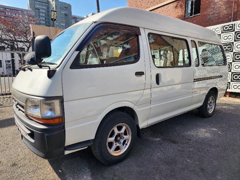  27118  TOYOTA HIACE  2004  