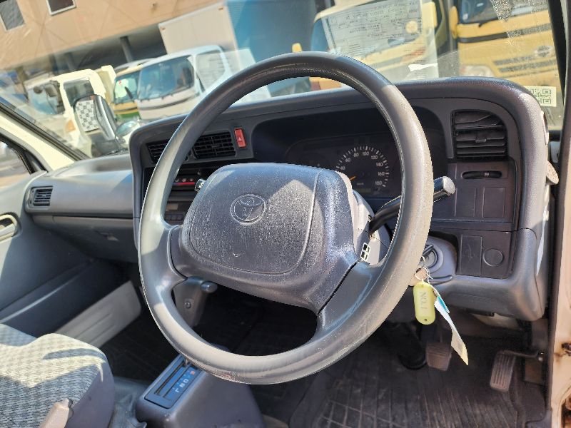 27118  TOYOTA HIACE  2004  