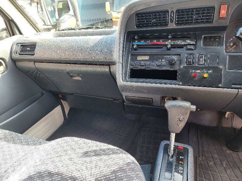  27118  TOYOTA HIACE  2004  