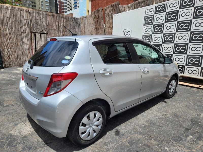  27122  TOYOTA VITZ  2011  