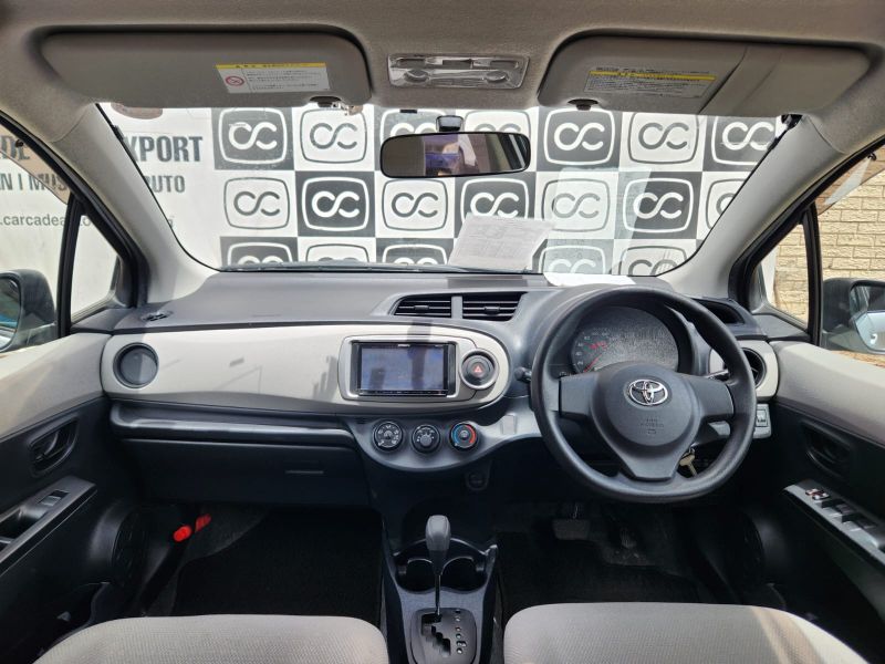  27122  TOYOTA VITZ  2011  