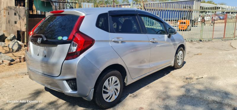  27123  HONDA FIT  2015  