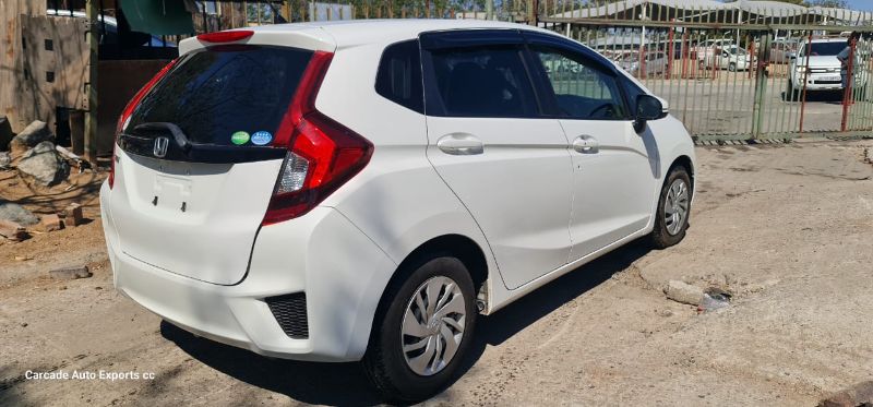  27139  HONDA FIT  2015  