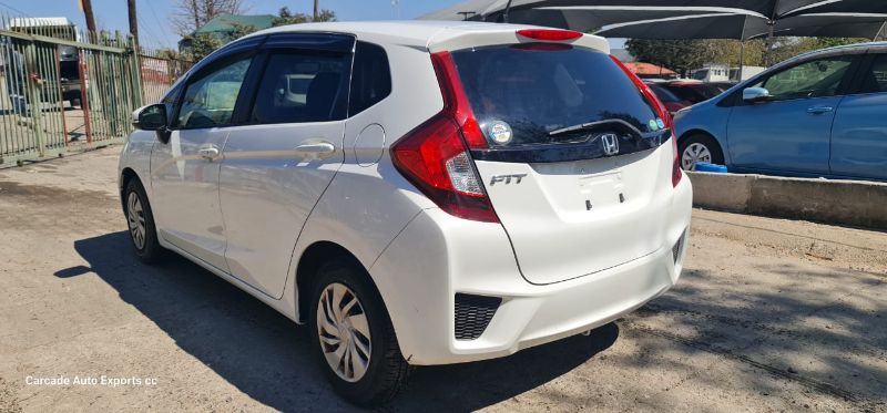  27139  HONDA FIT  2015  
