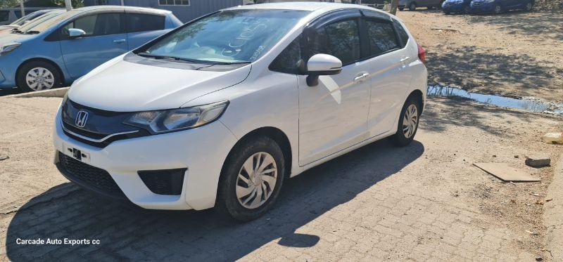  27139  HONDA FIT  2015  