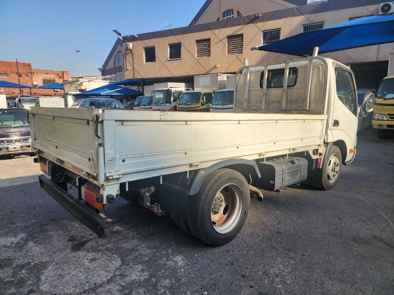  27153  HINO DUTRO  2010  