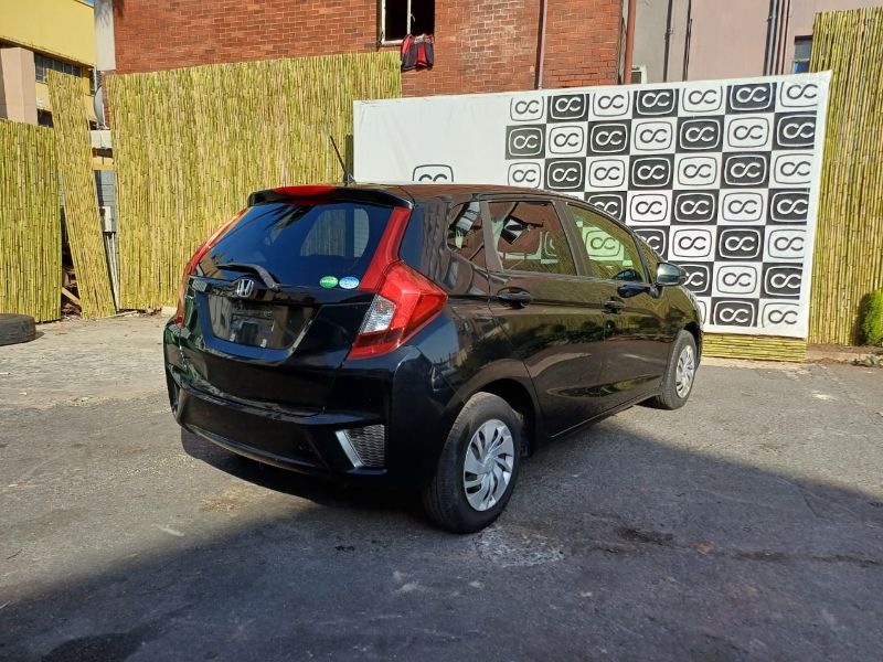  27174  HONDA FIT  2015  