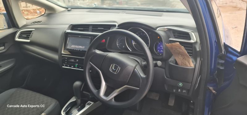  27178  HONDA FIT  2015  