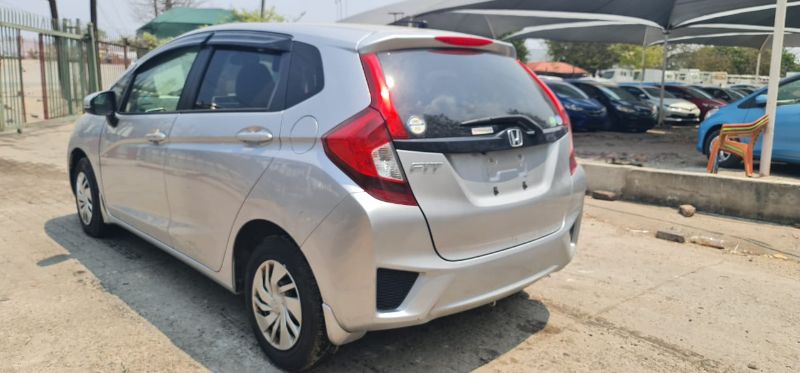  27184  HONDA FIT  2016  