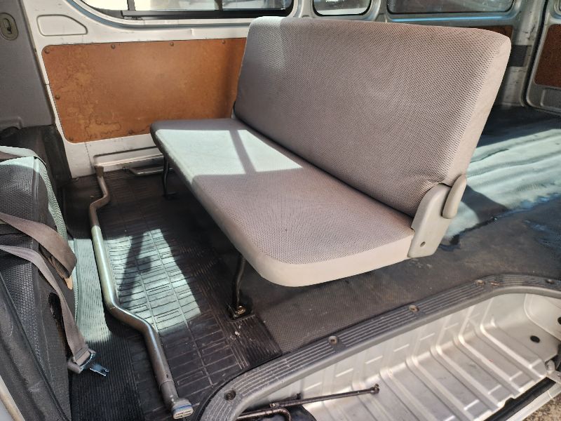  27251  TOYOTA HIACE  2005  